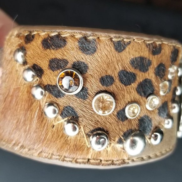 Cowhide Concho Leather Cuff Handmade Unique - Picture 2 of 6